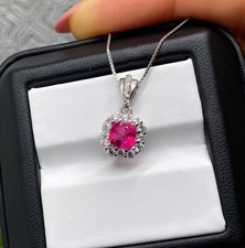 Collana con pietre preziose