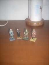 4 soldatini in piombo con