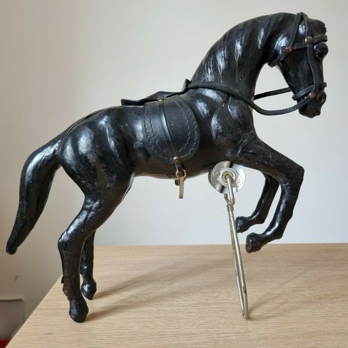 Cavallo rampante cuoio nero - rampante, in