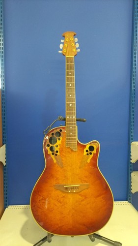 Chitarra acustica elettrica