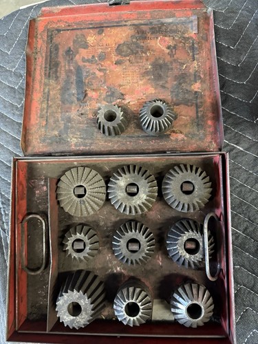 Vintage cylinder head valve - cylinder,