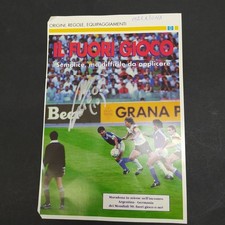 Ritaglio con autografo di Diego Armando Maradona. Buone condizioni