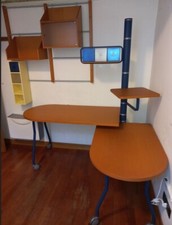 Scrivania e parete attrezzata