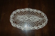 Artigianato napoletano  - Centrino a uncinetto - ovale 27 cm  15 cm