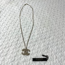 Collana con ciondolo in oro
