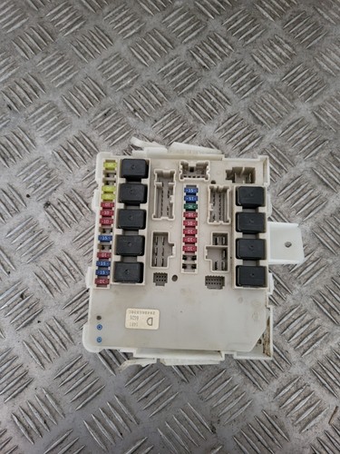 Boitier fusible upc nissan - boitier,