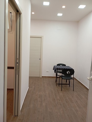 Locale commerciale uso - locale, ad