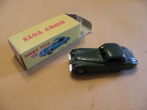 Dinky toys jaguar - dinky,