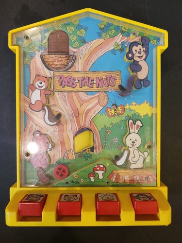 Pass the nuts 1974 - 1974, tomy