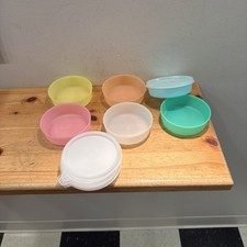 TUPPERWARE NEW VINTAGE #1286