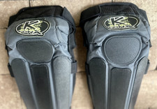 KONA BIKE DOWNHILL ginocchiere