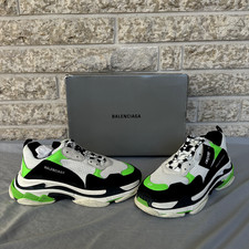 Balenciaga Triple S verde e