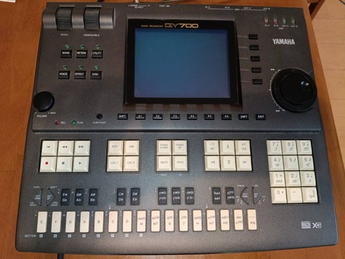 Yamaha qy700 music sequencer - yamaha,