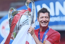 Robert Lewandowski, autografo