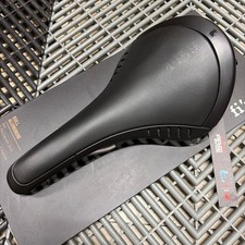 Sella Fi'zi:k K Kurve Bull in