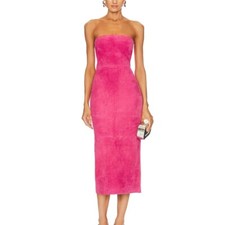 Barbie-Inspired Camoscio Tubo