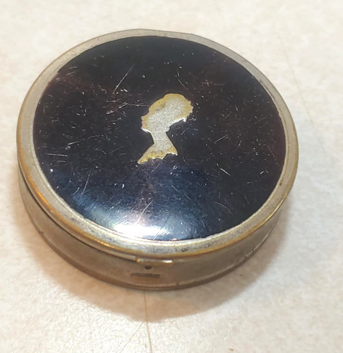 Vintage armond powder compact