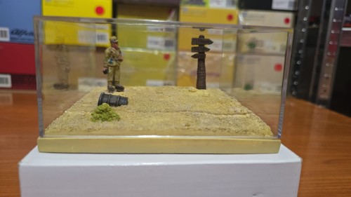 Diorama deserto personaggio - +,