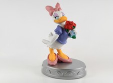 Daisy Duck con base rosa ===