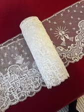 Paramenti sacri pizzo filet a mano per tovaglia, cotta, camice. Quasi 10 m.