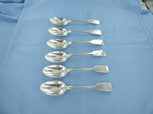 Antico set sei cucchiai - un,
