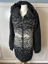 Cappotto donna designer Desigual taglia 42 (UK 10-12) nero PERCHÉ ??? Ricamato