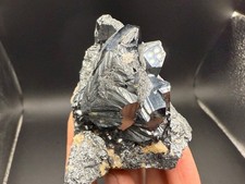 Cristalli di Ematite, Cantiere