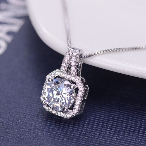 Collana con ciondolo - , quadrato