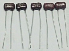 LOTTO 5 PEZZI CONDENSATORI MICA ARGENTATA 820pF 300 Volt 2% P.5mm AUDIO SOSHIN
