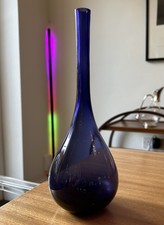 Vaso vintage c1980s Nikko Japan vetro a goccia bocca blu soffiato altezza 26,5 cm