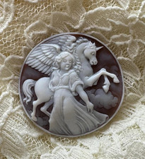 Cameo Shell Pegaso lady