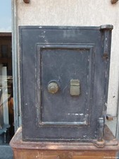 CASSAFORTE IN FERRO A UNA PORTA EPOCA 900