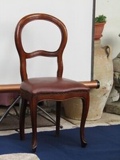 Sedia in legno di noce  stile