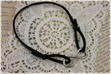 Braccialetto in camoscio charm