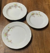 Servizio di 18 Piatti (fondo, piano, da frutta) in Porcellana