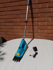 Gardena Forbici a batteria per erba prato con manico estensibile e rimovibile 