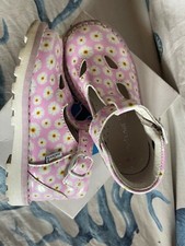 Scarpe Melania con occhielli, verniciate con margherite, n 25 