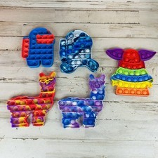 Lotto 5 giocattoli personaggi