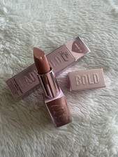 Rossetto pigmentato Too Faced Lady Bold Em-Power ~ coraggioso ~ 4 g / 0,14 oz