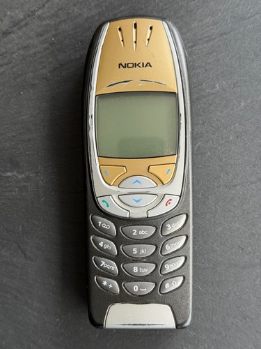 Nokia 6310 nero dorato senza