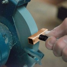 Com?? Molatrice Lucidatrice