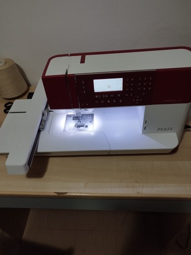 Vendo macchina cucire - macchina,