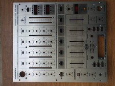 PIASTRA FRONTALE PER MISCELATORE BEDJX 700. SOLO PARTE TIRATA. LEGGERMENTE USATO.