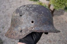 WW2 Elmetto tedesco originale M35 mimetico invernale da campo di battaglia Kurland #144
