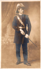 Ufficiale militare in uniforme