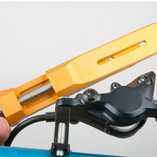 Pressa pistone freno a disco