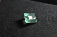Smeraldo colombiano da 1,70 ct taglio ottagonale  colore verde acqua