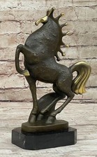 Scultura Astratta Di Cavallo