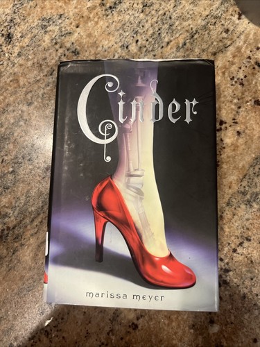 Cinder marissa meyer - cinder, by