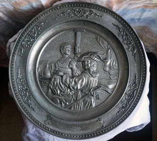 Piatto peltro sbalzato - peltro,